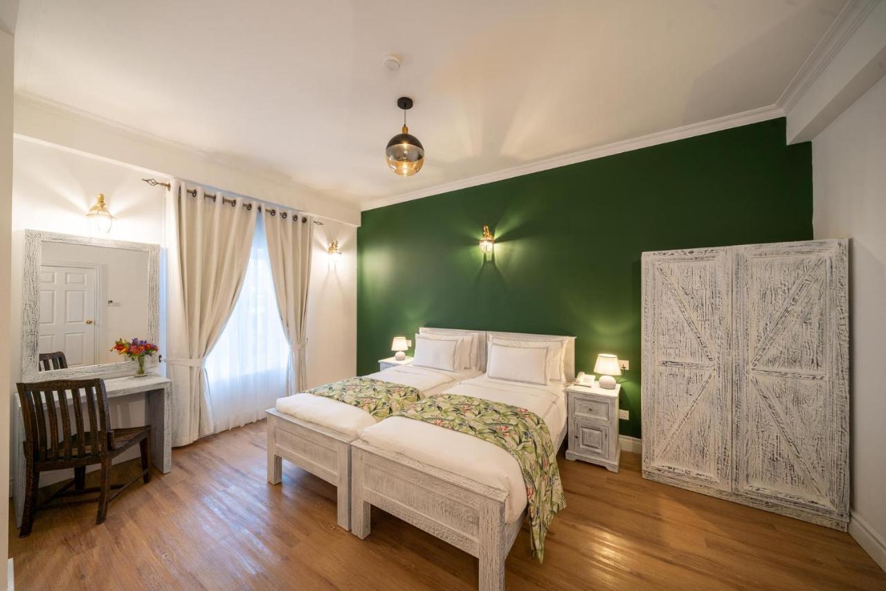 Pedro Barn Hotel At Little England Cottages Нувара Елия Екстериор снимка